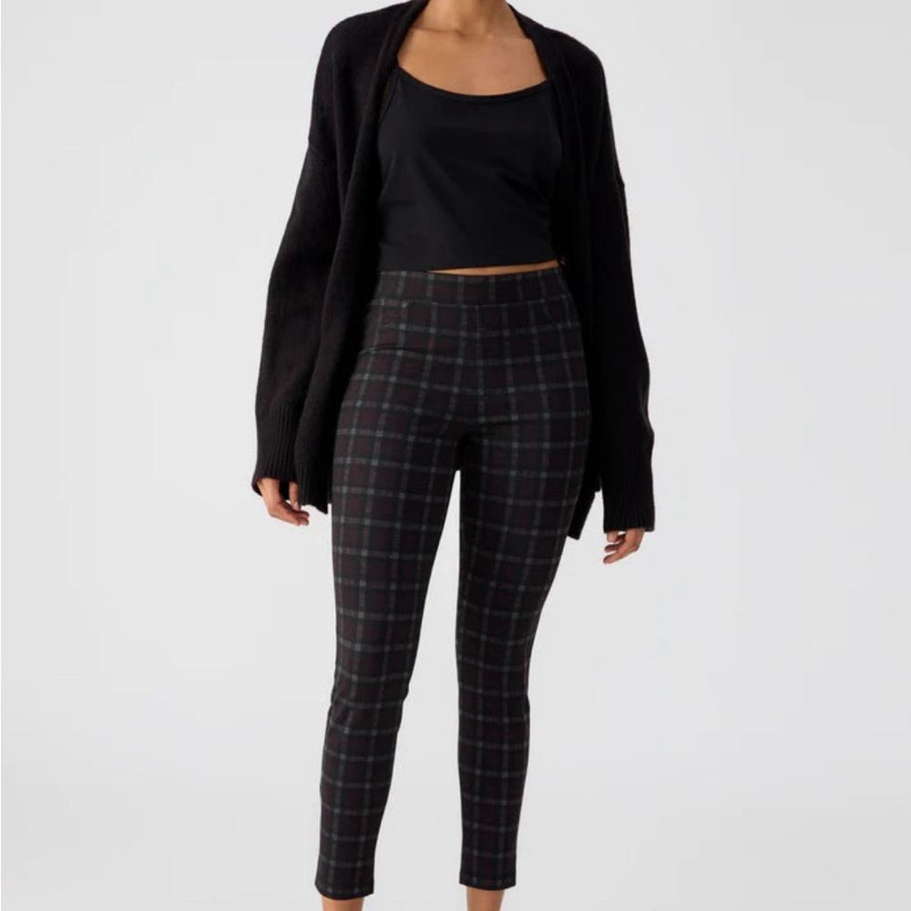Run away semi high rise legging by sanctuary